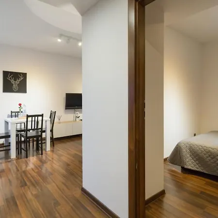 Romanowicza 5 Serene Place * クラクフ